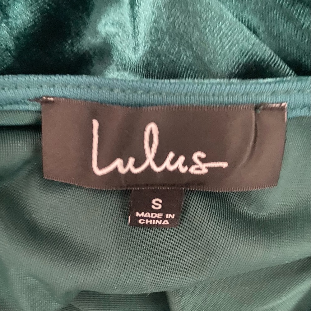 NWT Lulu’s amour green velvet high low hem wrap dress size small. - Picture 5 of 5